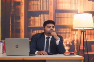 Income tax lawyer